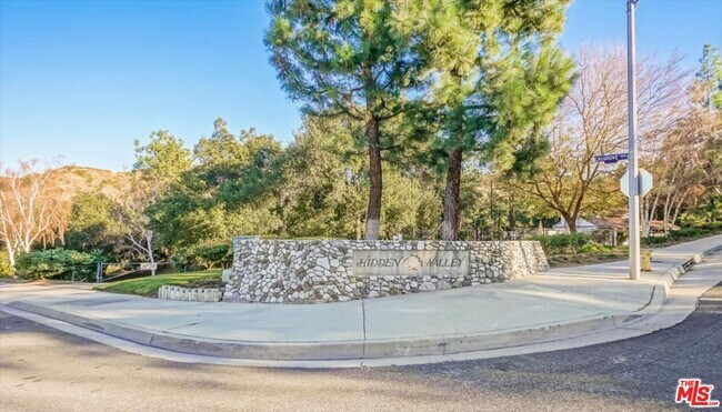 Building Photo - 24124 Mentry Dr