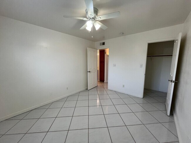 Building Photo - 12440 N 20th St