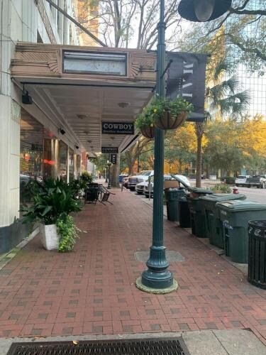 Building Photo - 1520 Main St