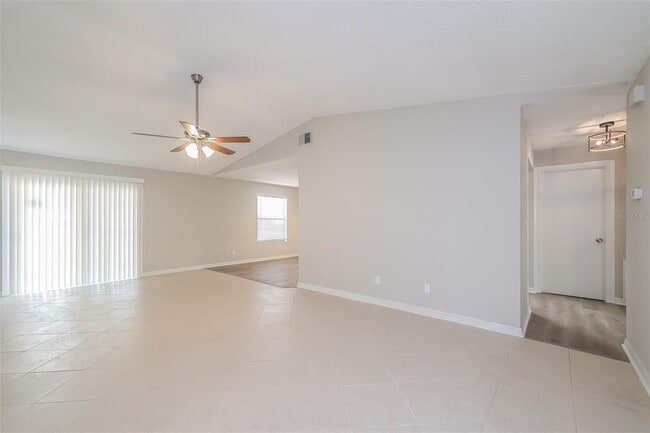 Building Photo - 403 Allspice Ct