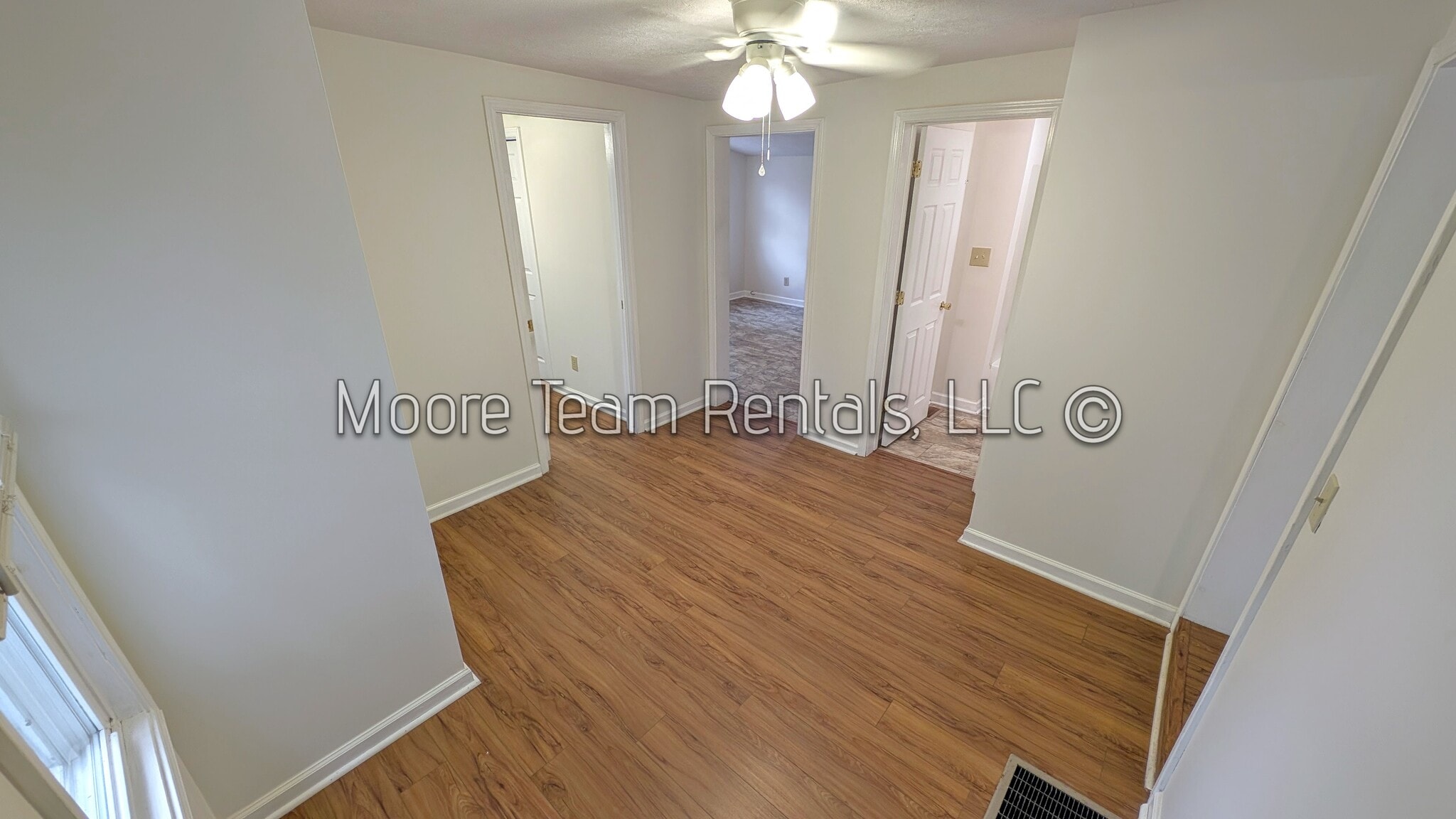Building Photo - 818 3rd Ave W