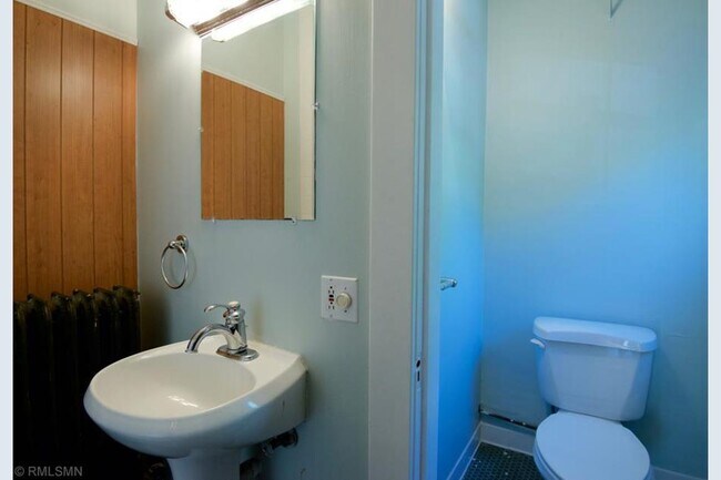 Bathroom 2 - 1165 14th Ave SE
