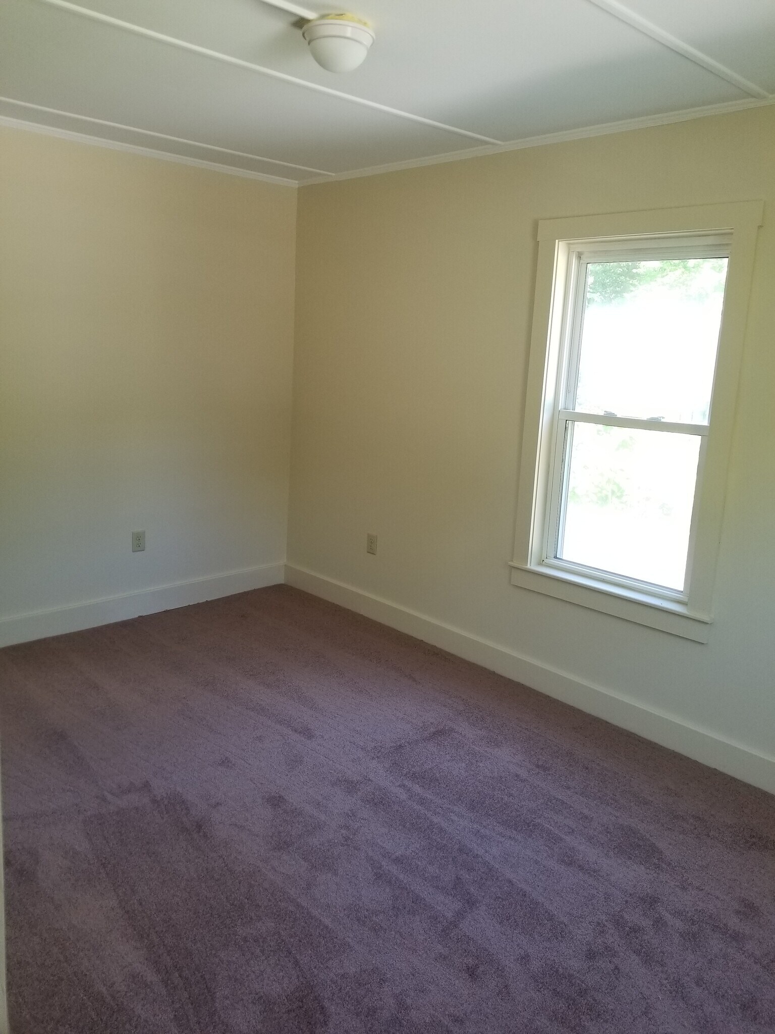 Bedroom - 353 N State St