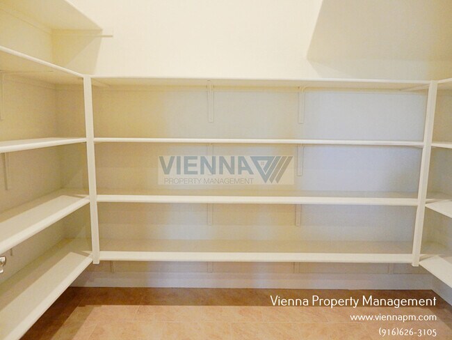 Building Photo - 1062 Yucca Dr