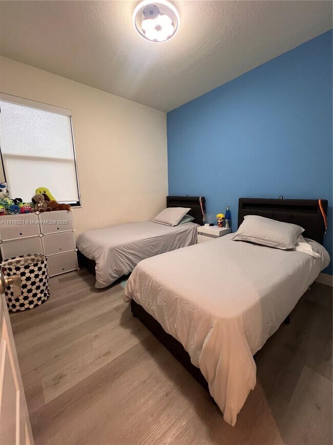 Building Photo - 10431 NW 82nd St