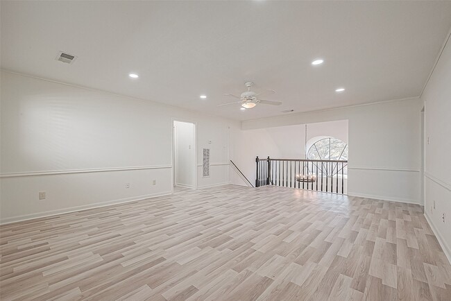 Building Photo - 1015 Sugar Lakes Dr