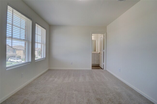 Building Photo - 613 Colgate Cir