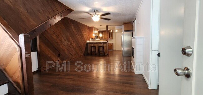Building Photo - 6584 Walker Rd