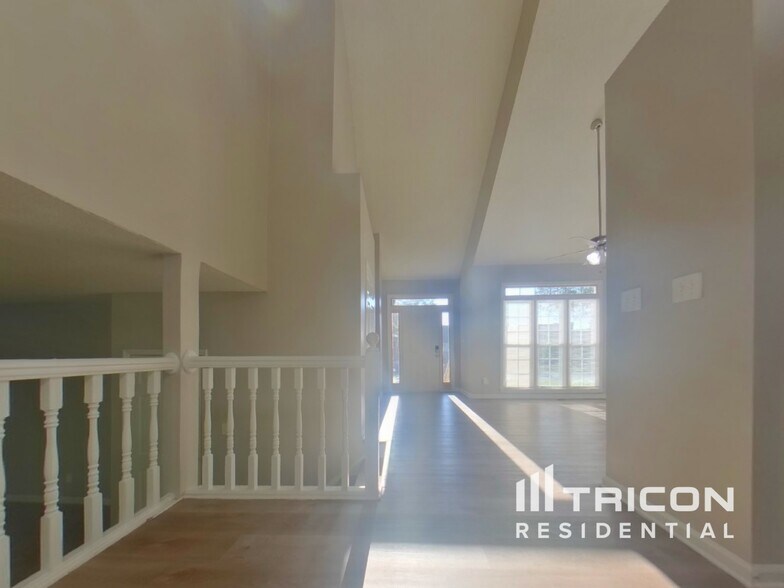 Building Photo - 4864 Country Cove Way