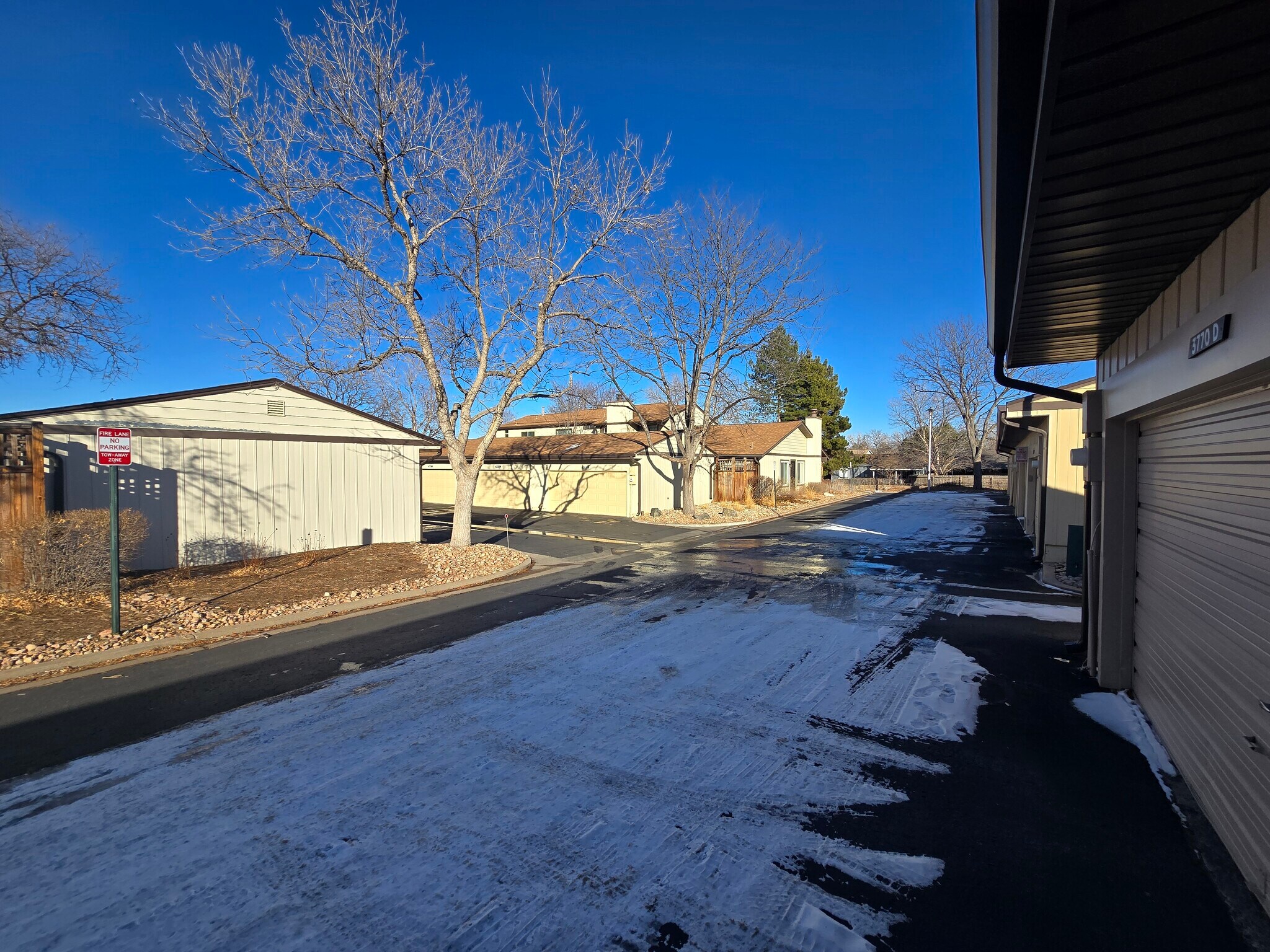 Building Photo - 3770 S Mission Pky