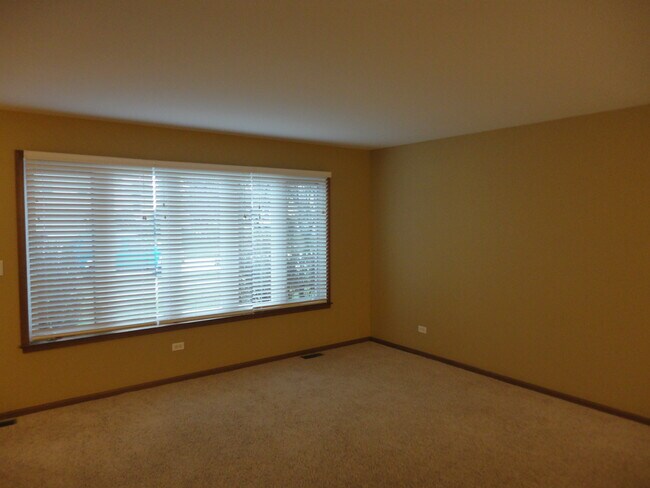 Building Photo - 5213 Aladdin Ct