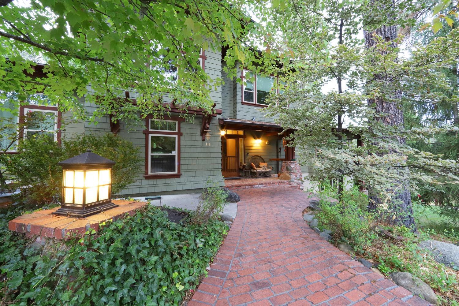 Building Photo - 3765 N Canyon Rd