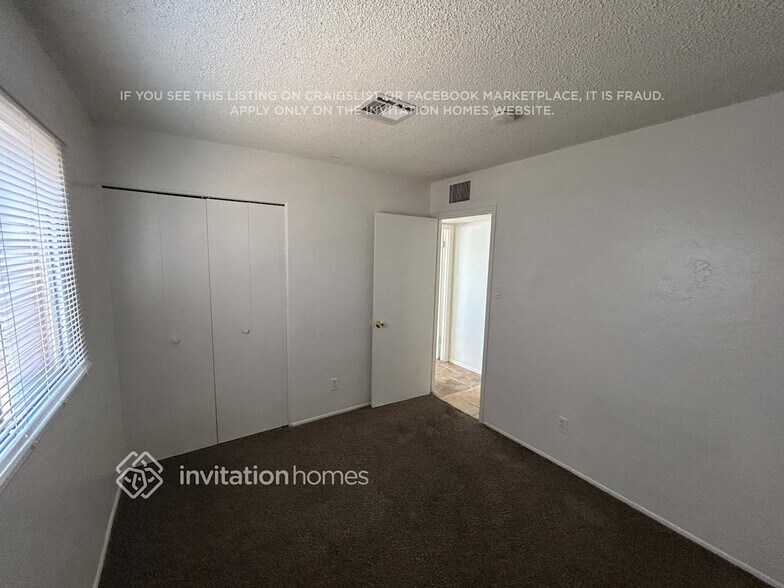 Building Photo - 3007 N 79th Dr