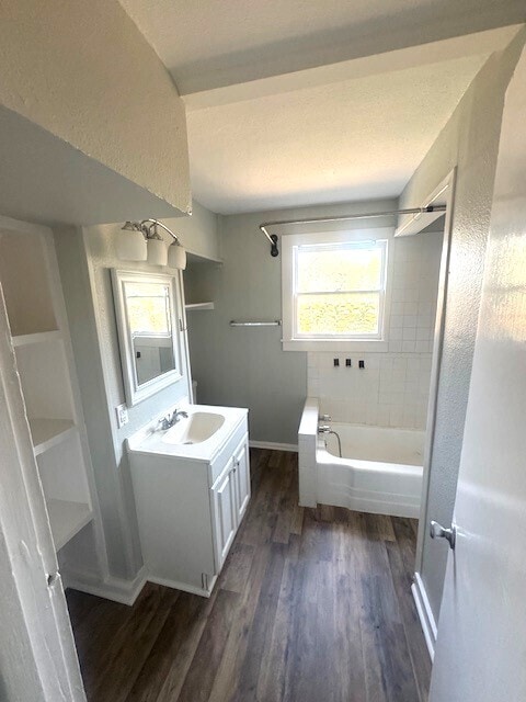 Building Photo - Back Duplex in Temple