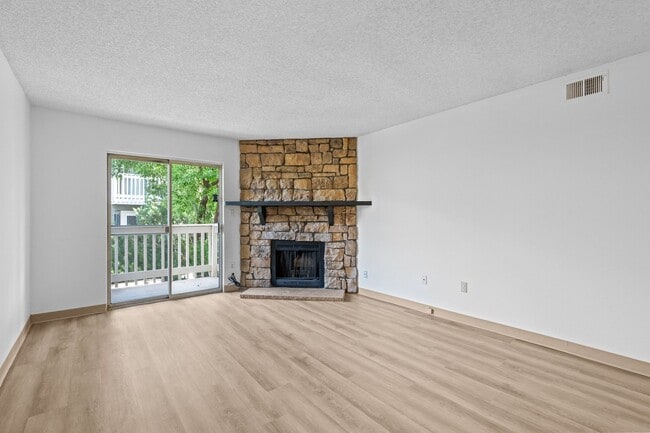 Building Photo - Updated 1BD/1BA Condo in DTC – Available Now!