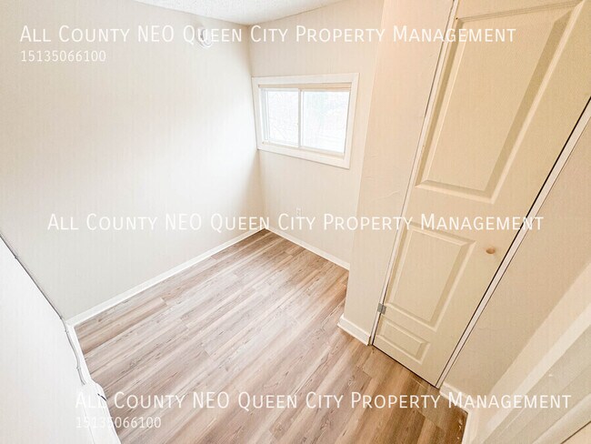 Building Photo - 499 S Detroit St