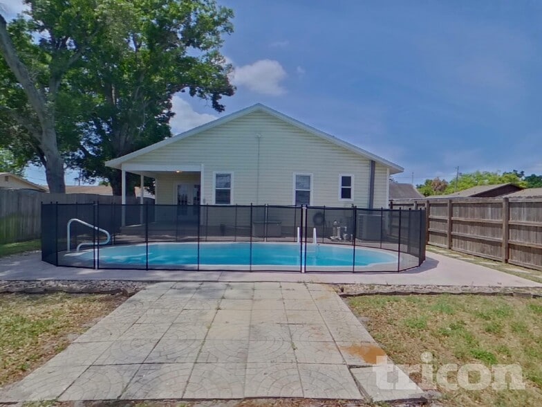 Building Photo - 7005 59th St N