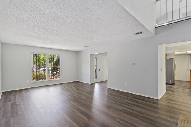 Building Photo - 11809 Eubank Dr