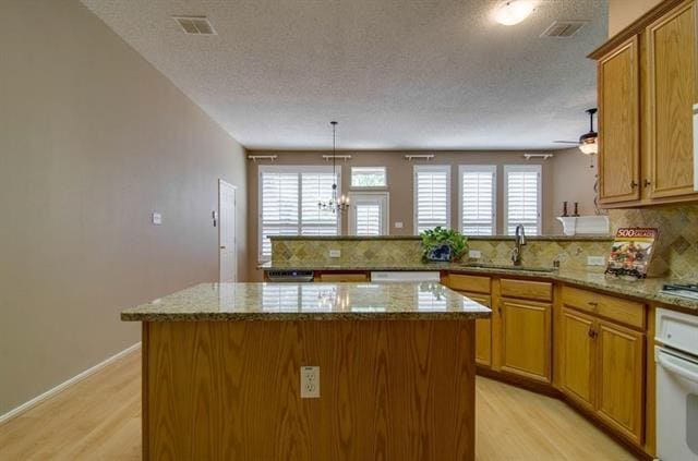 Building Photo - 3701 Kimble Dr