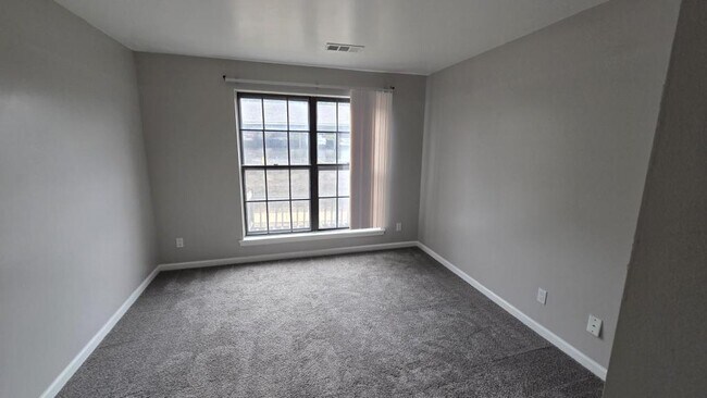 Building Photo - 12828 W 110th Terrace