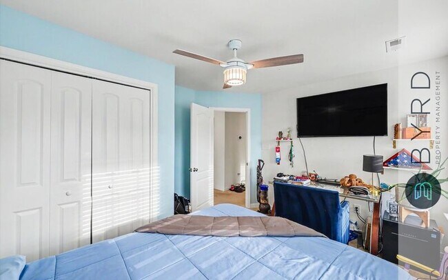 Building Photo - 7413 Nicklaus Cir