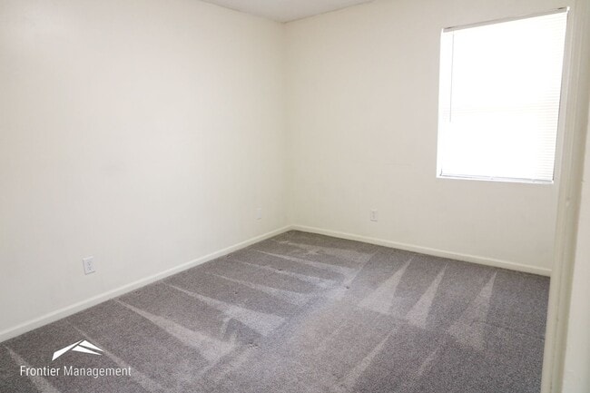 Building Photo - 1852 Anderson Ave