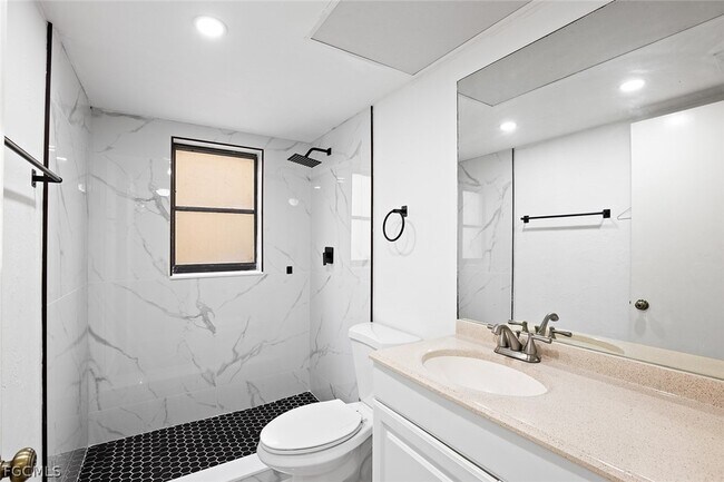 Building Photo - 2039 Golfside Village Dr