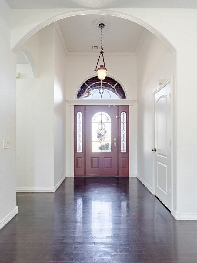 Building Photo - 2806 SE 3rd St