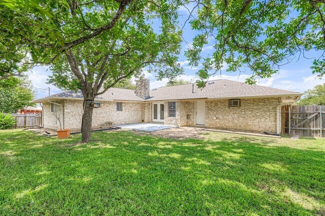 Building Photo - 5313 Basswood Ln