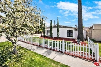 Building Photo - 5804 Los Ranchos Dr