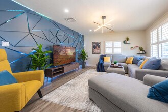 Building Photo - 3502 E Crocus Dr