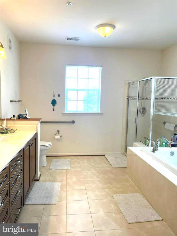 Building Photo - 7401 Travertine Dr