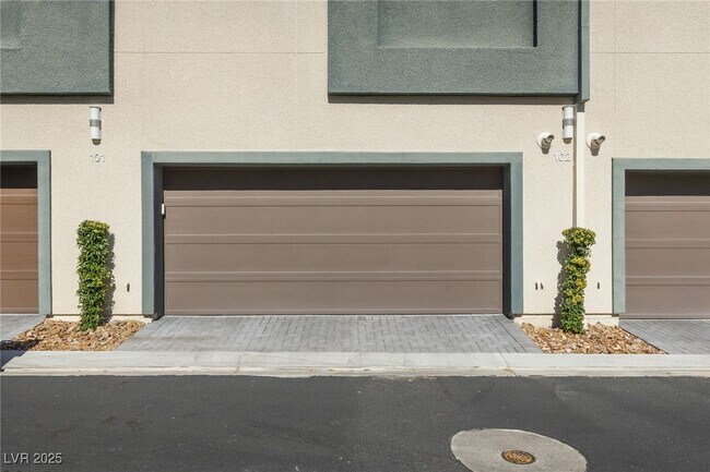 Building Photo - 11272 Gravitation Dr