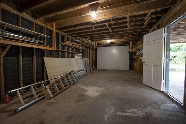 Building Photo - 6498 Brevard St