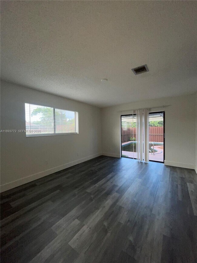 Building Photo - 4300 Landar Dr