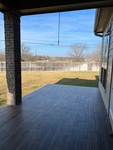 Building Photo - 8119 Redbrush