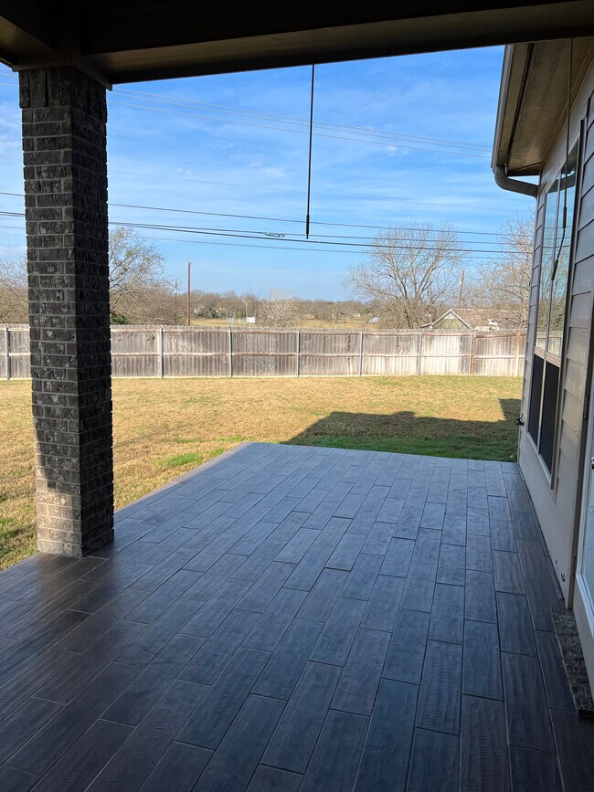 Building Photo - 8119 Redbrush