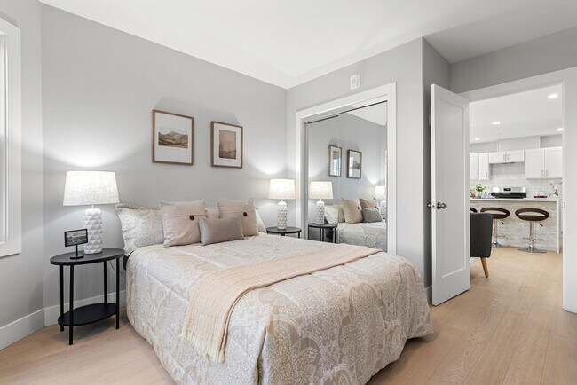 Building Photo - 679-683-683 Columbia Rd