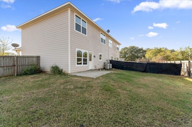 Building Photo - Great Townhome Near Cedar Creek Lake