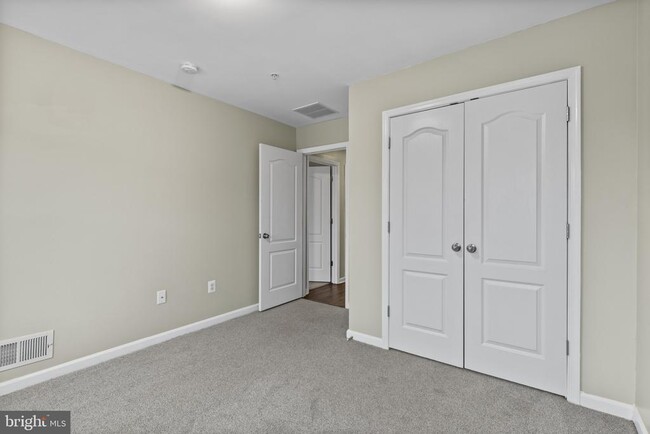 Building Photo - 7544 Stonehouse Run Dr