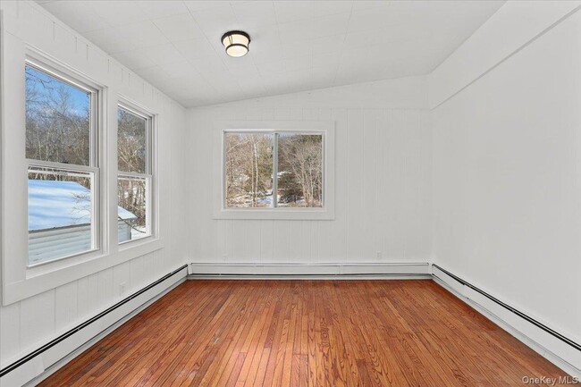 Building Photo - 300 Waccabuc Rd