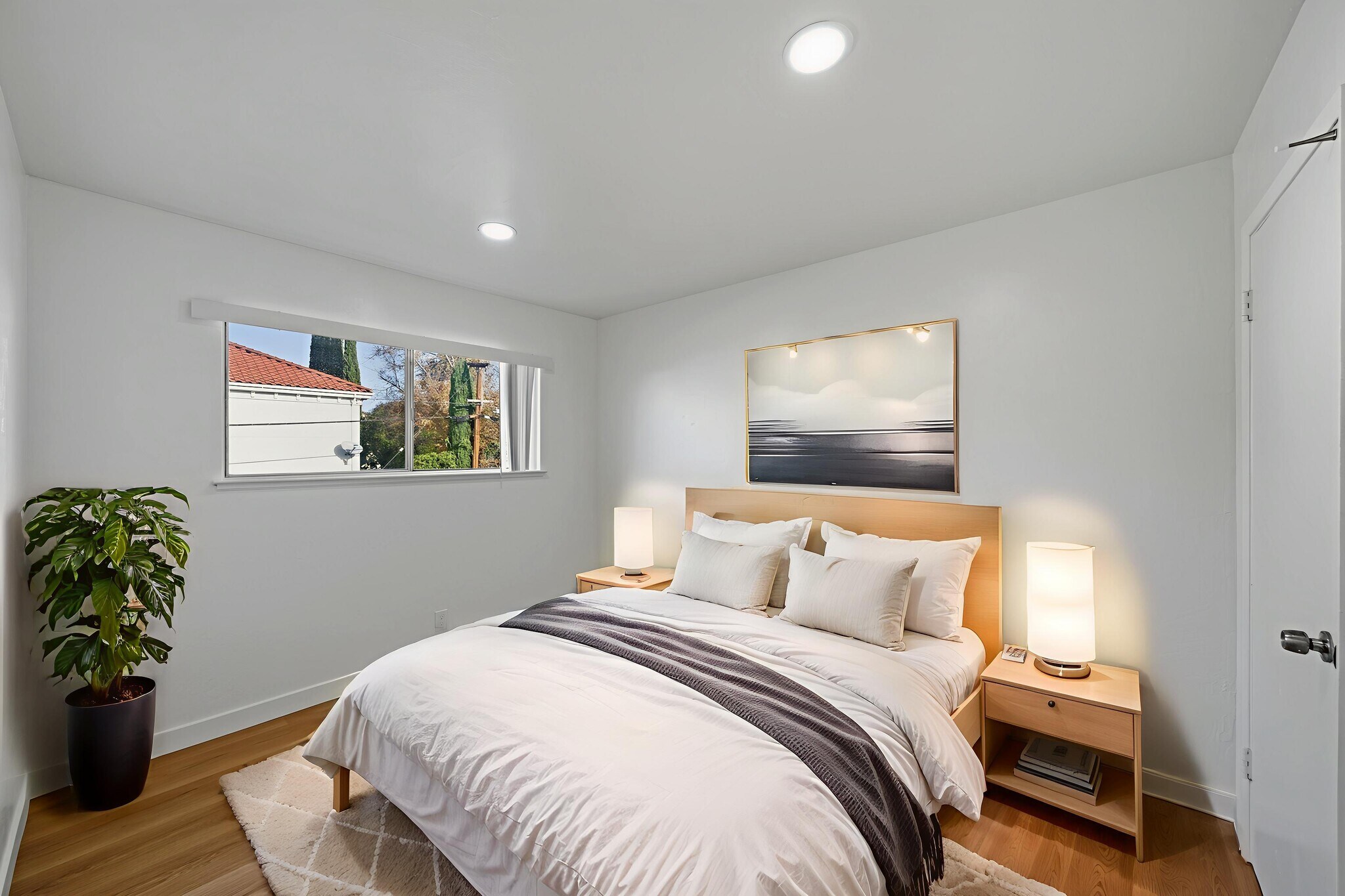 Building Photo - 1731 Ross Cir