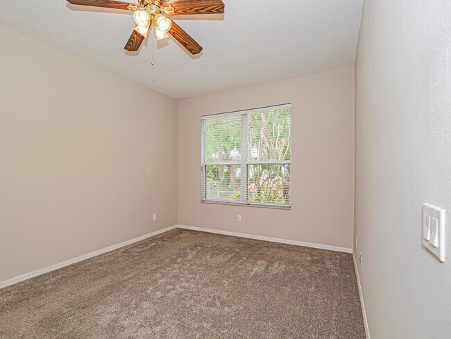 Building Photo - 7916 105th Ct