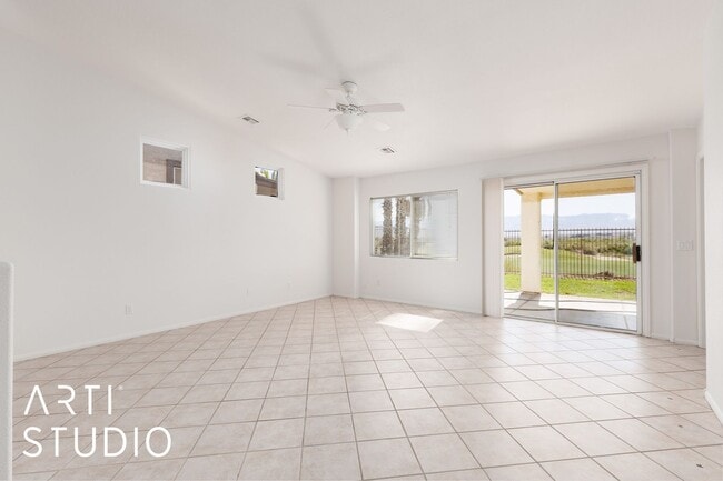 Building Photo - ***Sunset Greens 3 Bedroom 2 Bath Unfurnis...