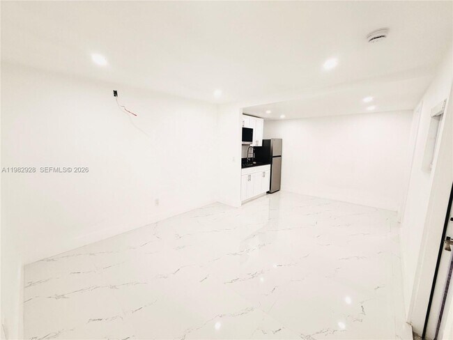 Building Photo - 3354 NW 50th St