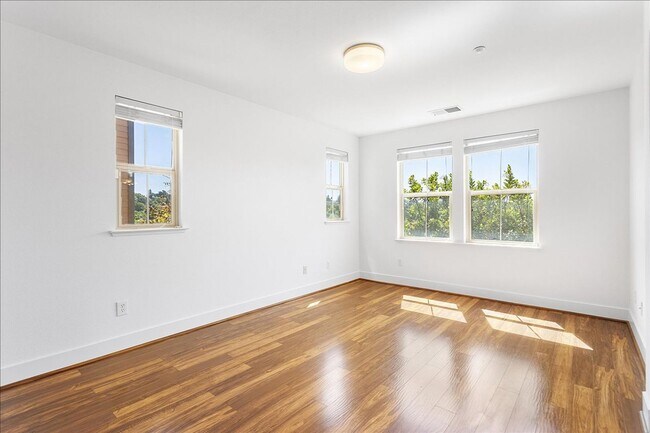 Building Photo - 6028 Old Quarry Loop