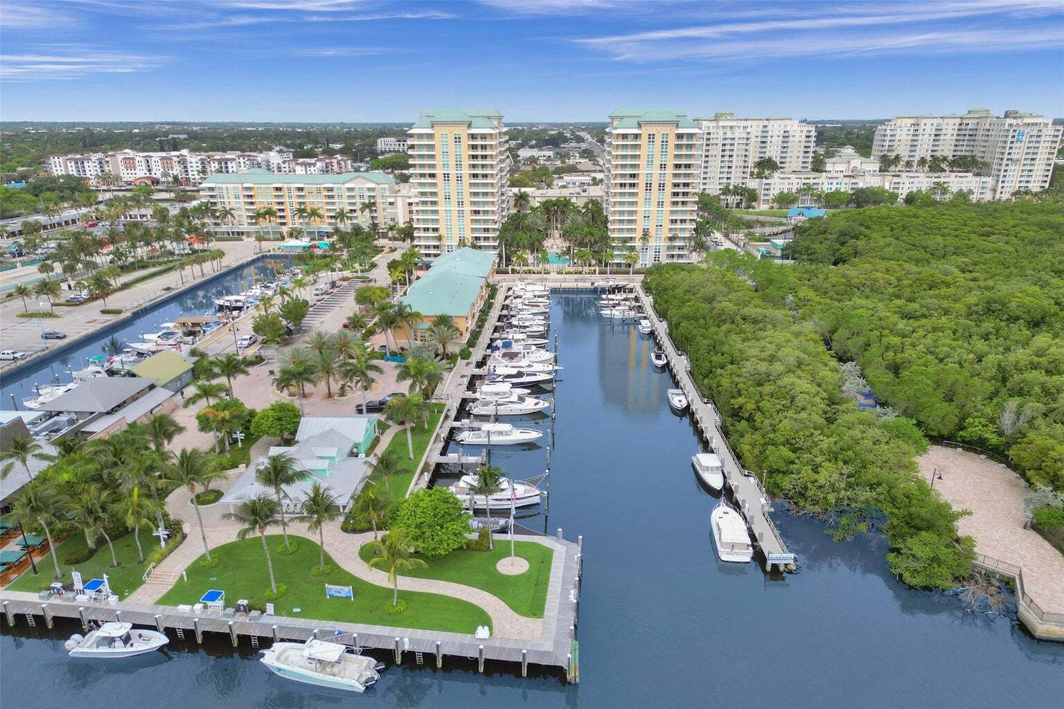 Building Photo - 700 E Boynton Beach Blvd