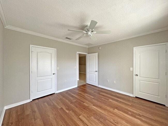 Building Photo - 140 SW Peacock Blvd