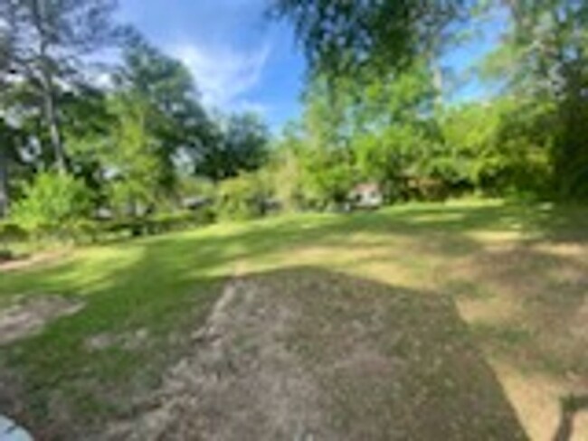 Building Photo - 1315 Trenton Ct