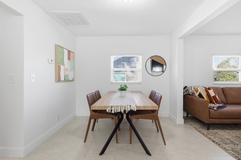 Building Photo - 118 W Sligh Ave